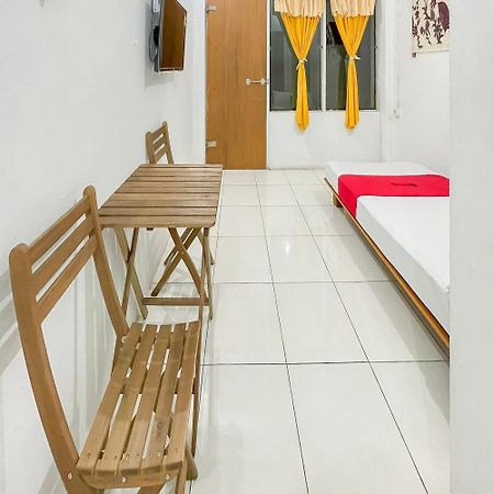 فندق Reddoorz Syariah At Jalan Ra Kosasih سوكابومي المظهر الخارجي الصورة