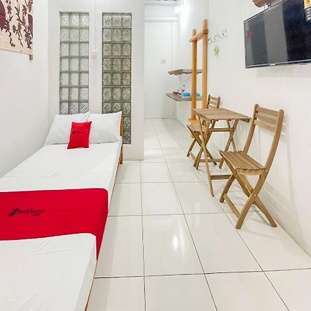 فندق Reddoorz Syariah At Jalan Ra Kosasih سوكابومي المظهر الخارجي الصورة