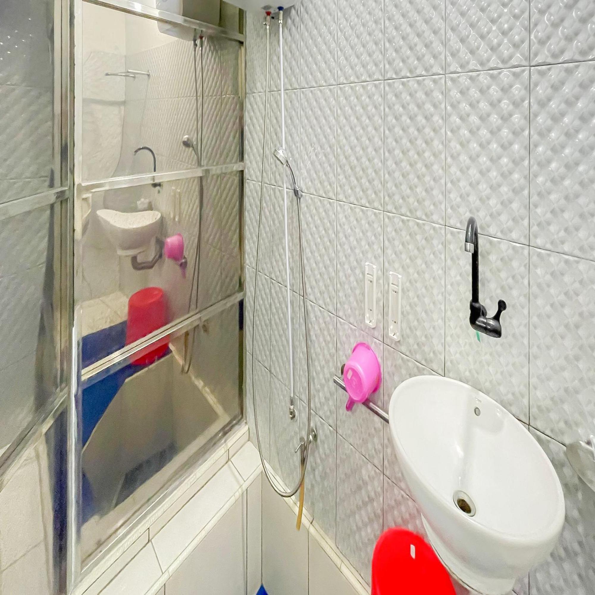 فندق Reddoorz Syariah At Jalan Ra Kosasih سوكابومي المظهر الخارجي الصورة