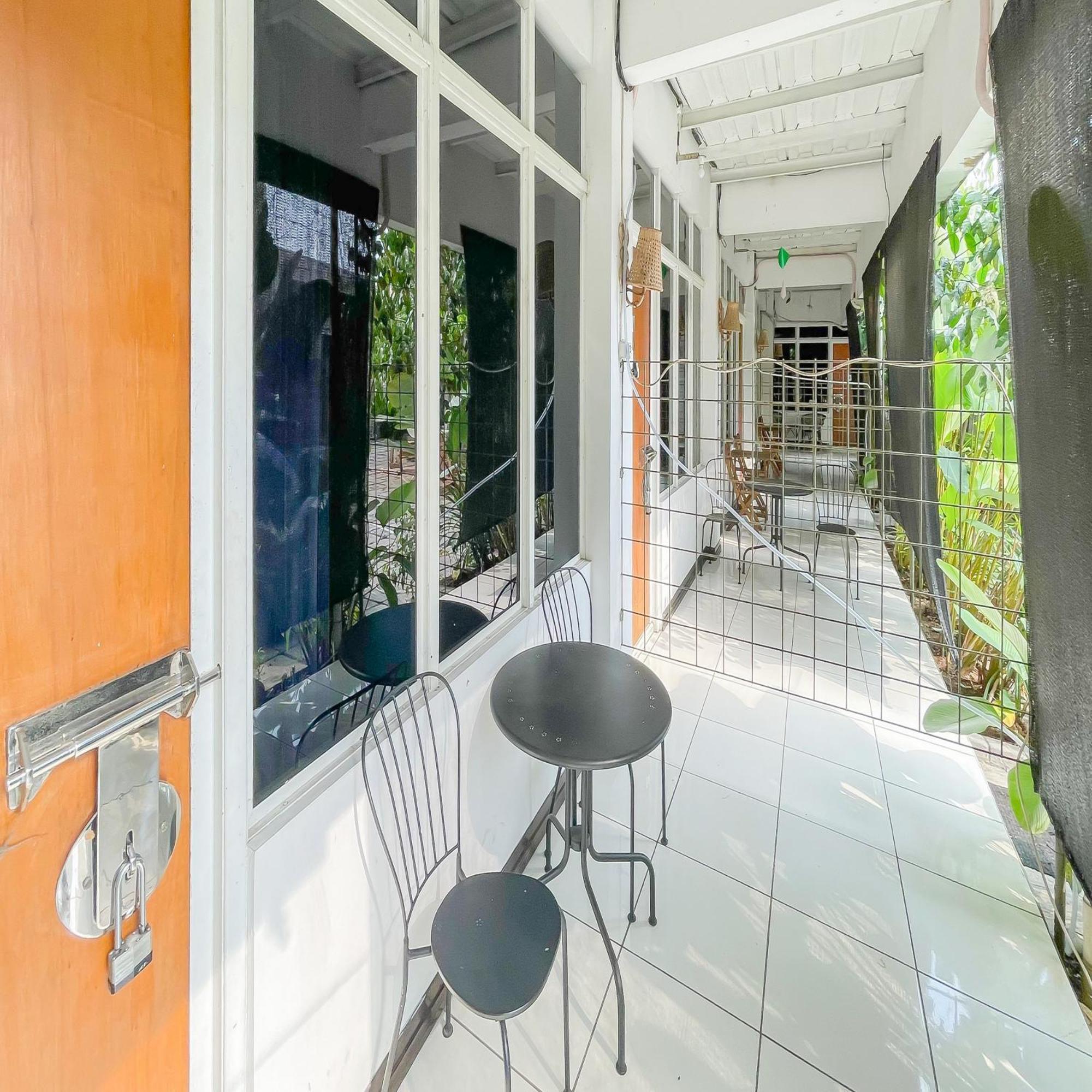 فندق Reddoorz Syariah At Jalan Ra Kosasih سوكابومي المظهر الخارجي الصورة